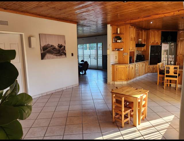 4 BEDROOM HOUSE FOR SALE IN VANDERBIJLPARK SW 2